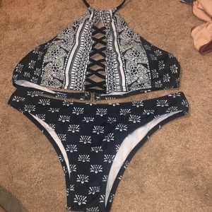 Cup she halter bikini